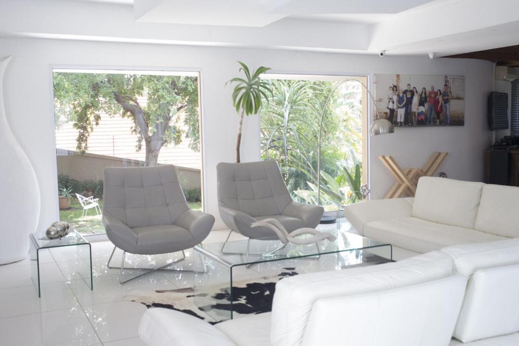 Luxury Upmarket Guesthouse 20 On 4Th Rustenburg Extérieur photo