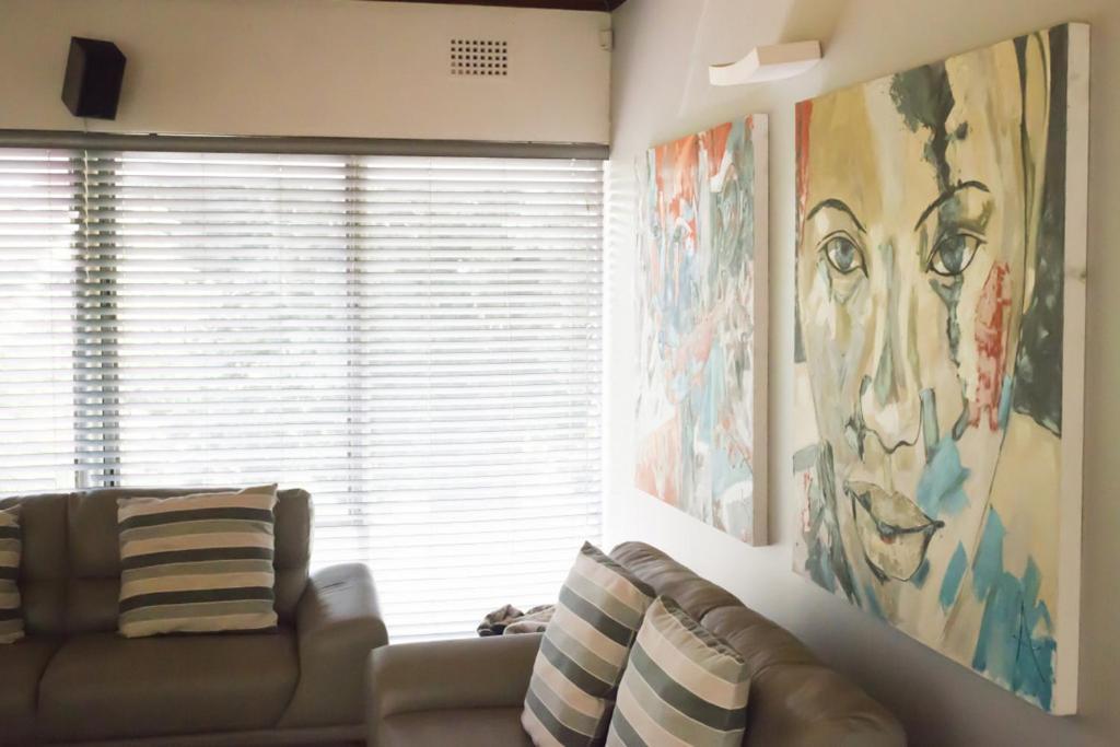 Luxury Upmarket Guesthouse 20 On 4Th Rustenburg Extérieur photo