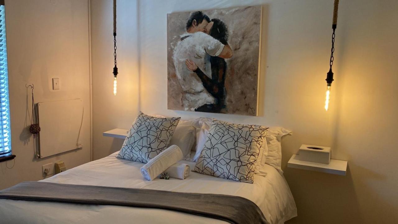 Luxury Upmarket Guesthouse 20 On 4Th Rustenburg Extérieur photo