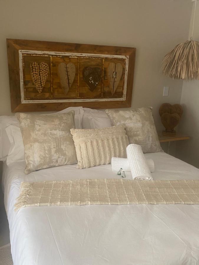 Luxury Upmarket Guesthouse 20 On 4Th Rustenburg Extérieur photo