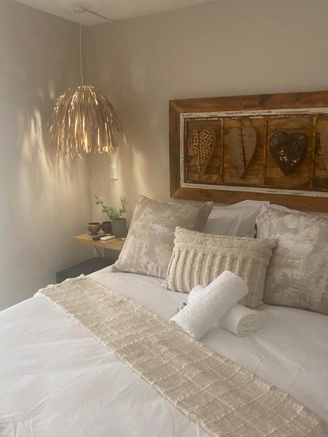 Luxury Upmarket Guesthouse 20 On 4Th Rustenburg Extérieur photo