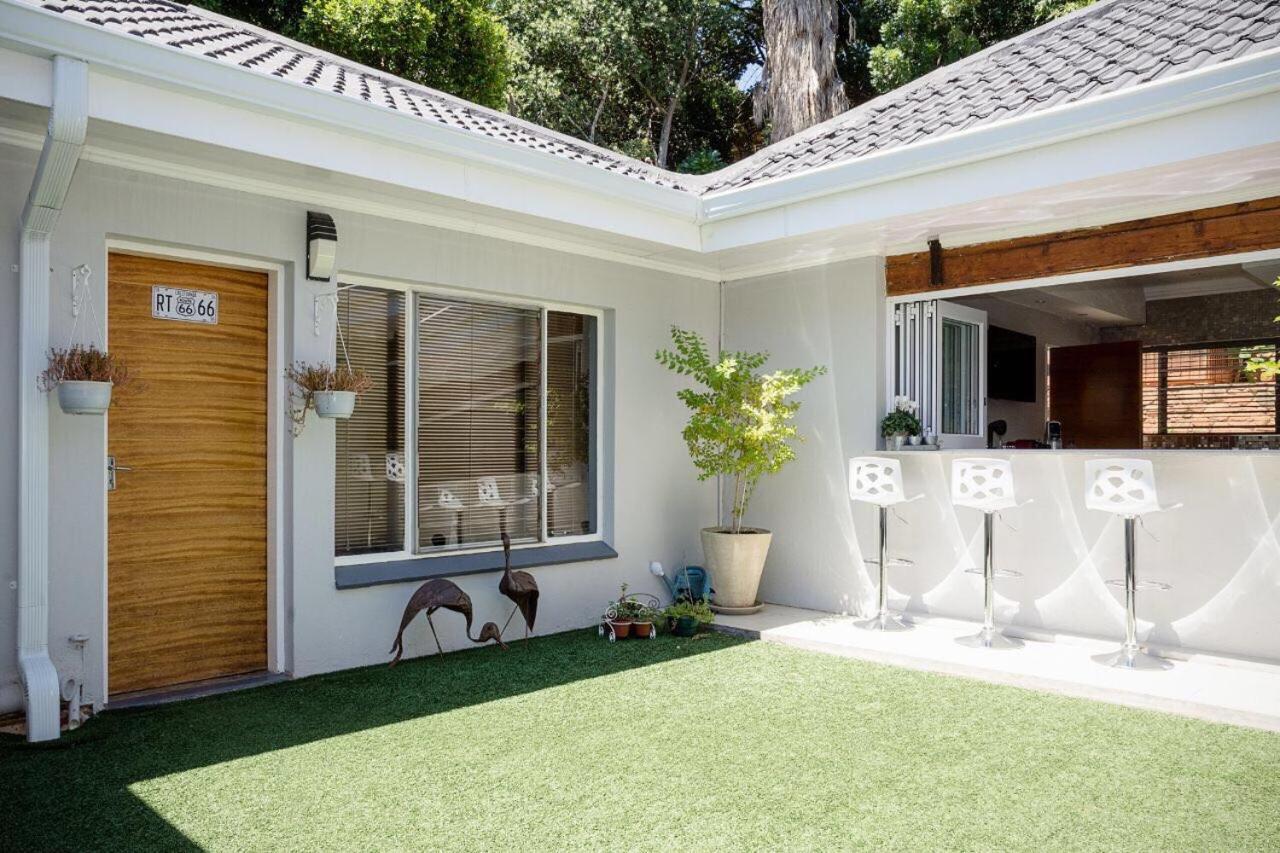Luxury Upmarket Guesthouse 20 On 4Th Rustenburg Extérieur photo