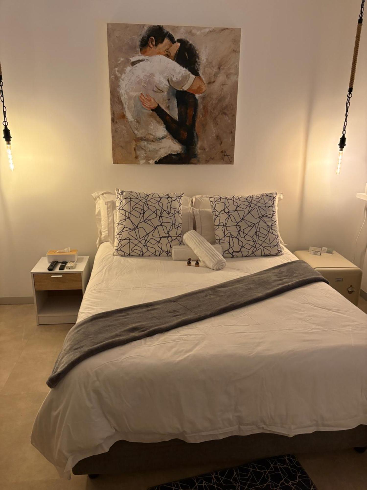 Luxury Upmarket Guesthouse 20 On 4Th Rustenburg Extérieur photo