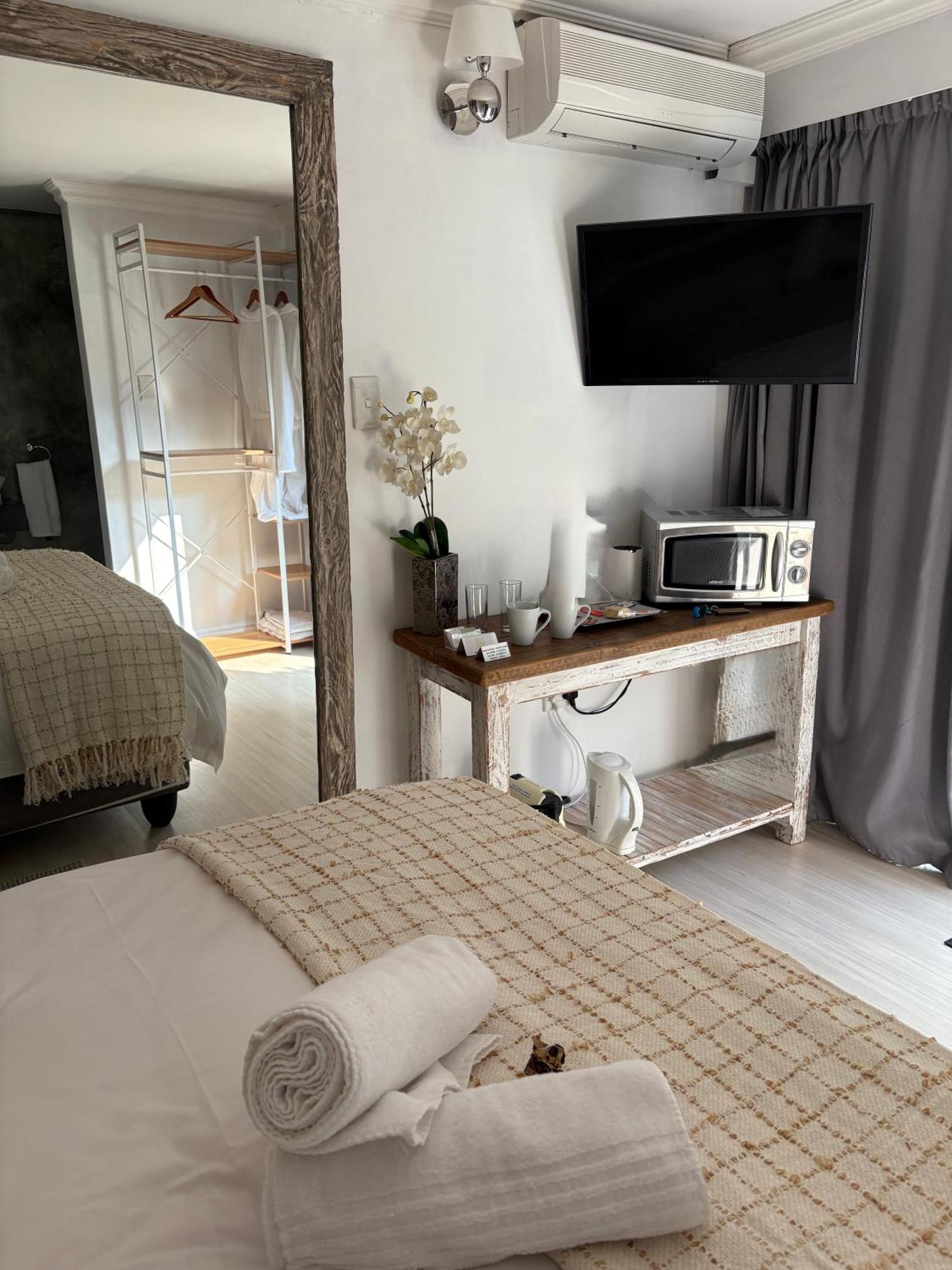 Luxury Upmarket Guesthouse 20 On 4Th Rustenburg Extérieur photo