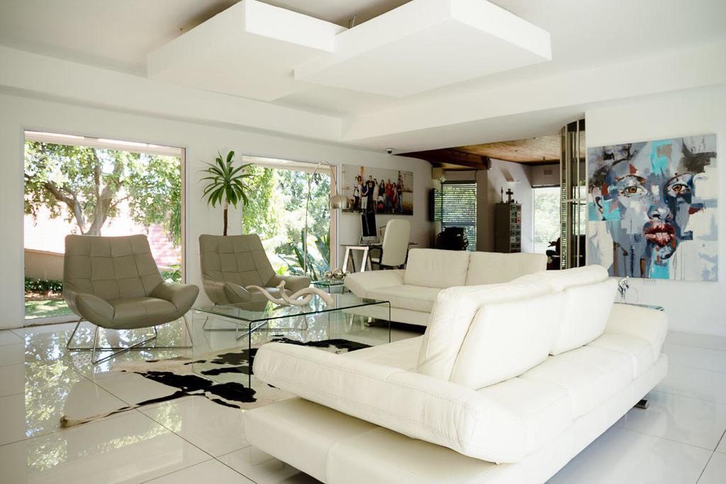 Luxury Upmarket Guesthouse 20 On 4Th Rustenburg Extérieur photo
